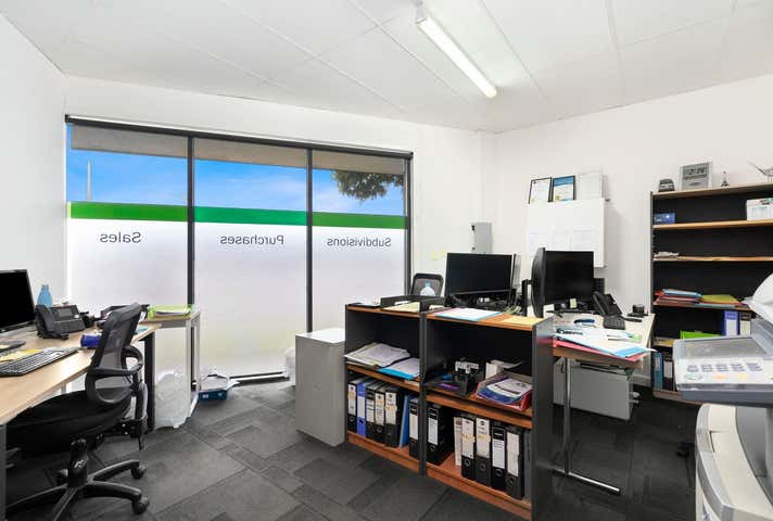 10 & 10A Ormond Road East Geelong VIC 3219 - Image 14