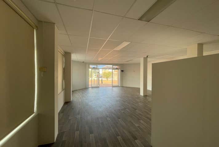 Unit 2, Unit 2, 253 Ocean Keys Boulevard Clarkson WA 6030 - Image 11