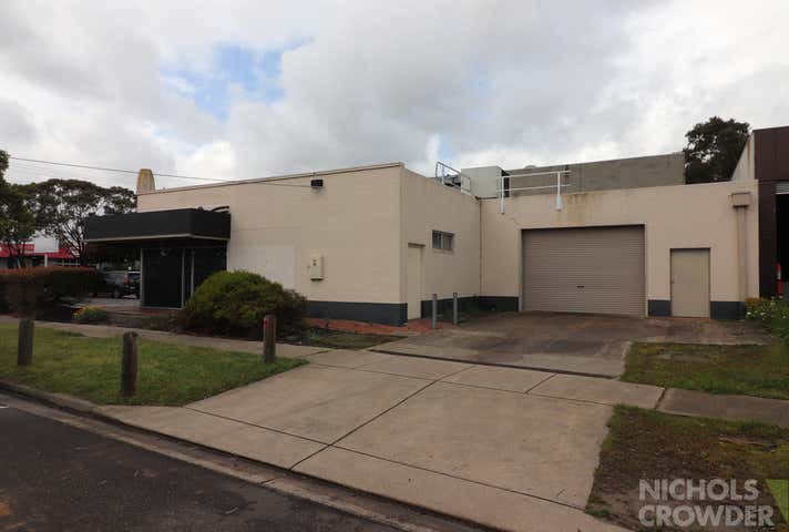 28 Hartnett Drive Seaford VIC 3198 - Image 2