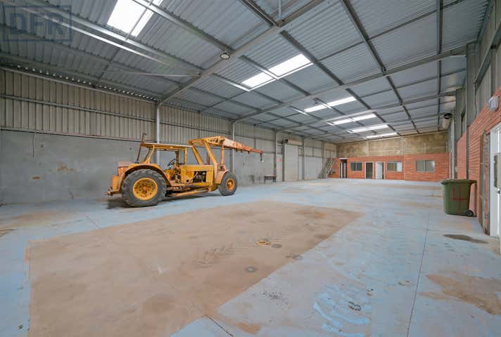 4/35 Cooper Road Cockburn Central WA 6164 - Image 9