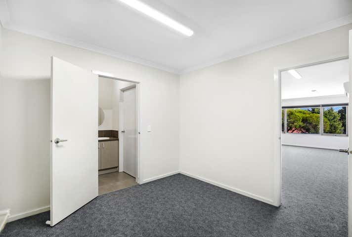 4 Pines way Craigieburn VIC 3064 - Image 4