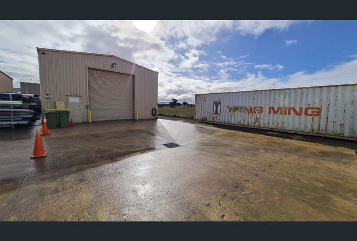 6/3 Grandlee Drive Wendouree VIC 3355 - Image 6