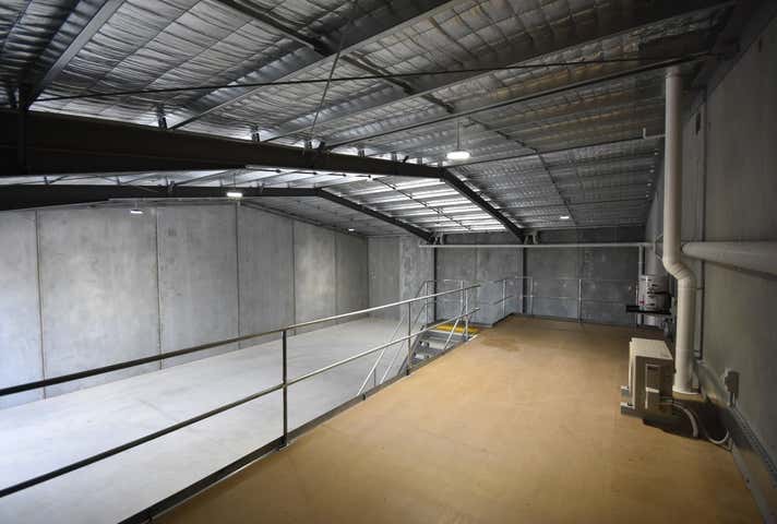 2/111 Kaitlers Road Lavington NSW 2641 - Image 4