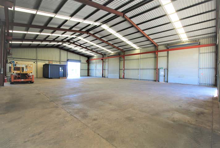 1 / 12 Enterprise Street Wilsonton QLD 4350 - Image 4