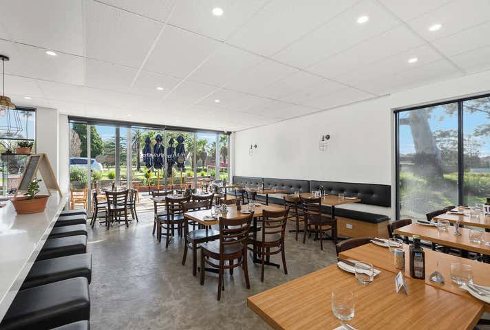 36 Springthorpe Boulevard Macleod VIC 3085 - Image 2