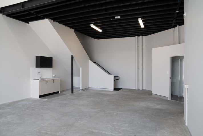 3 Flagstone Drive Burleigh Heads QLD 4220 - Image 3