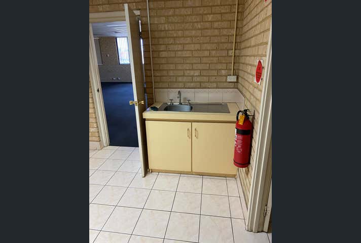 70 Kent Way Malaga WA 6090 - Image 11