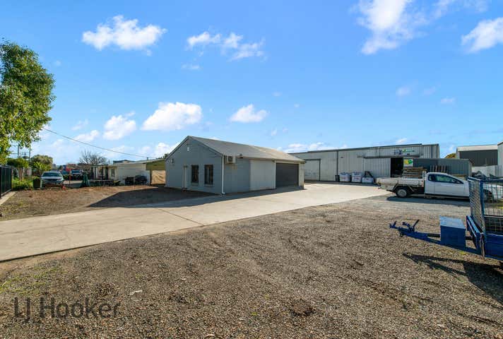 13 Bradpole Road Edinburgh North SA 5113 - Image 5