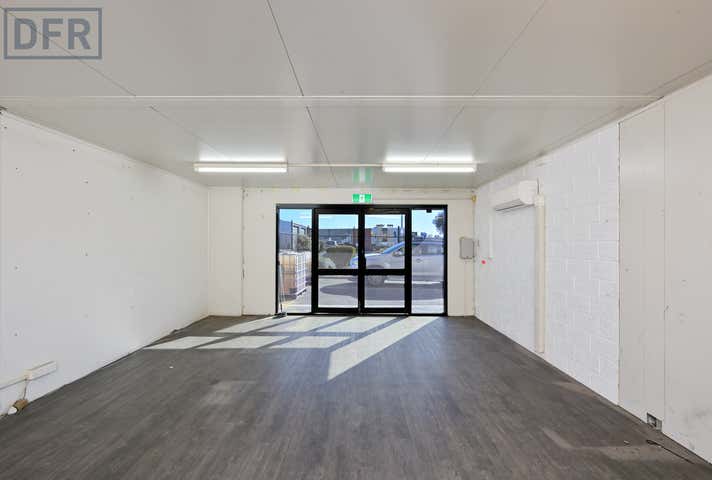 1/12 Helmshore Way Port Kennedy WA 6172 - Image 11