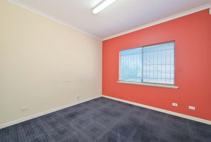 36 Cocos Drive Bibra Lake WA 6163 - Image 17