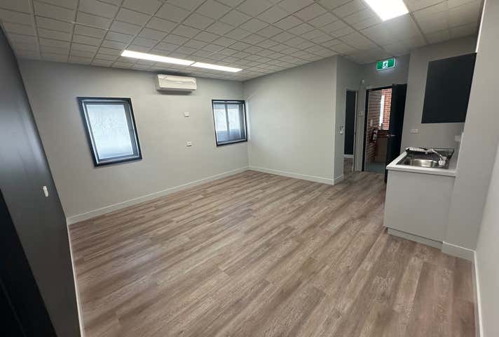 5b/9 Bideford Street Torquay QLD 4655 - Image 3