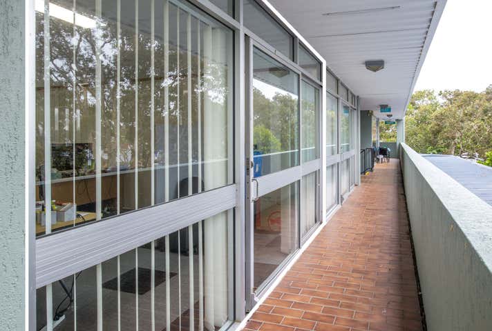 12/2 Grice Avenue Paradise Point QLD 4216 - Image 5