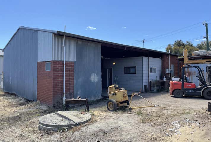 25 Stone Street Armadale WA 6112 - Image 3