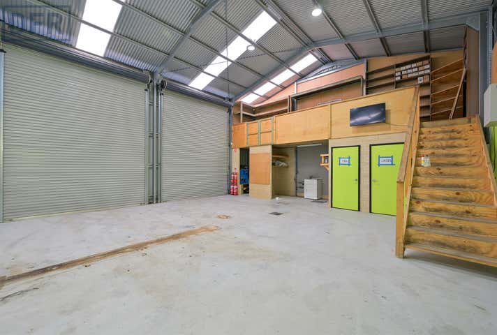 2 Dalloway Road Port Kennedy WA 6172 - Image 15