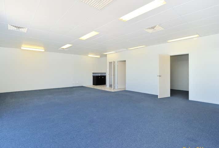 6/7 Cessnock Way Rockingham WA 6168 - Image 3