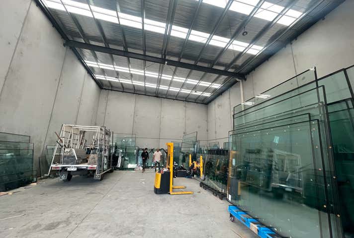 2/7 Morialta Road Cranbourne West VIC 3977 - Image 5