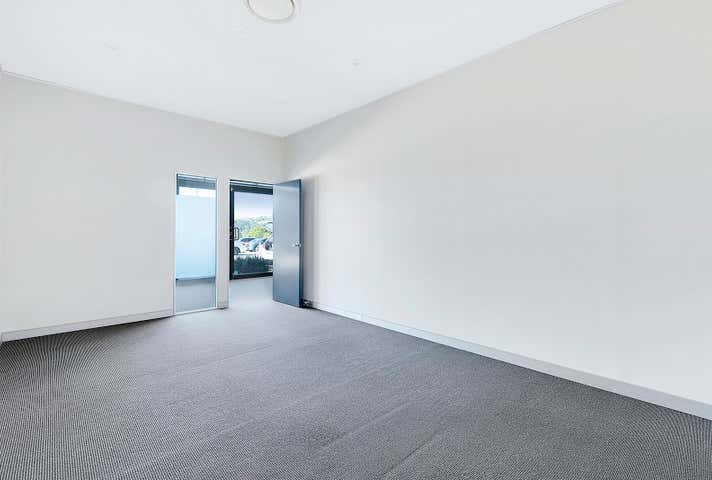 25 Pitcairn Way Pacific Pines QLD 4211 - Image 6