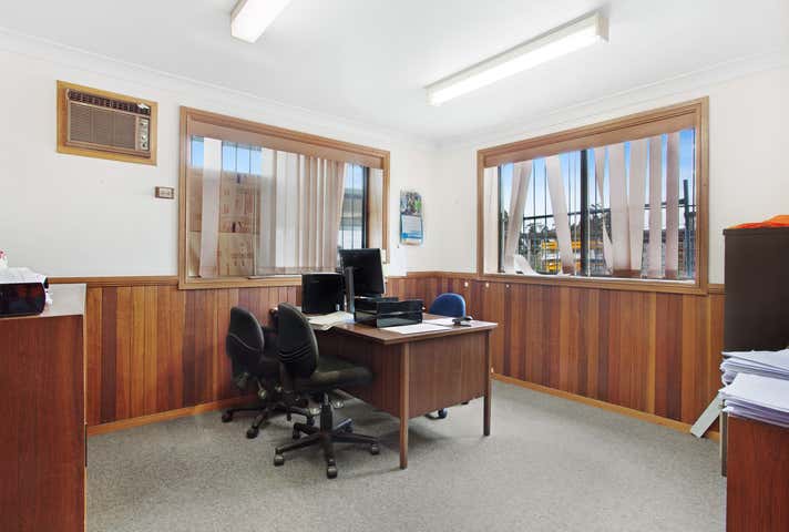 65 Aberglasslyn Road Aberglasslyn NSW 2320 - Image 15