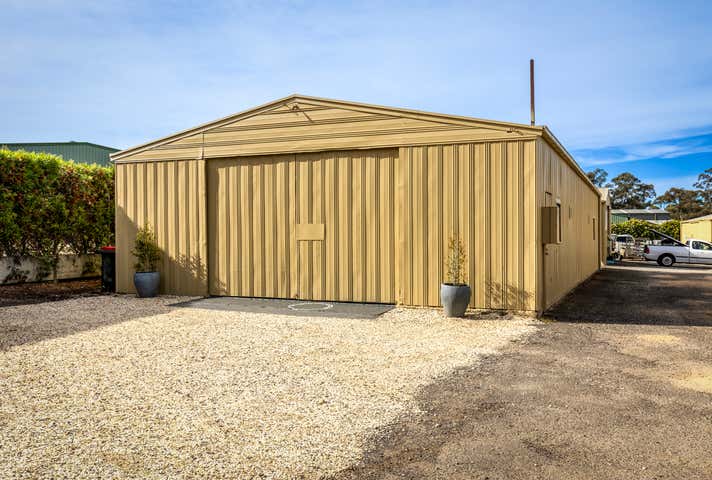 1/144 Strickland Road East Bendigo VIC 3550 - Image 1