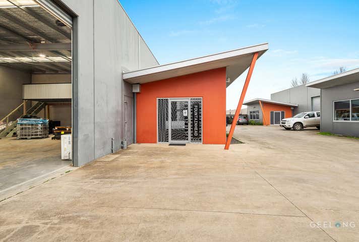 2/22 Apparel Close Breakwater VIC 3219 - Image 2