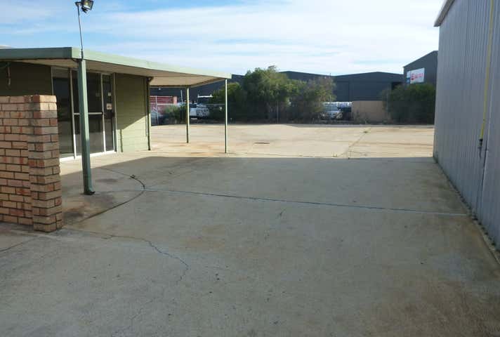 9 Runyon Road Midvale WA 6056 - Image 4