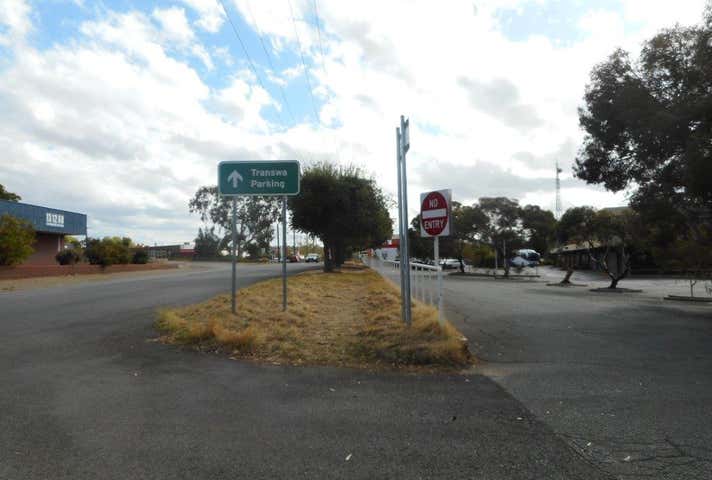 19 Peel Terrace Northam WA 6401 - Image 14