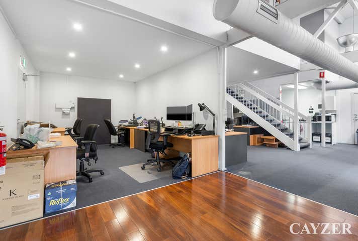 7/11 Beach Street Port Melbourne VIC 3207 - Image 3