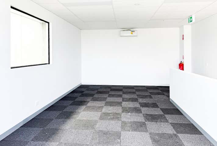 1 & 2/21 Camino Crescent Cranbourne West VIC 3977 - Image 10