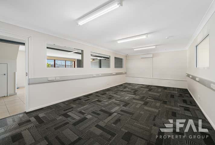 Unit  8, 32 Spine Street Sumner QLD 4074 - Image 4