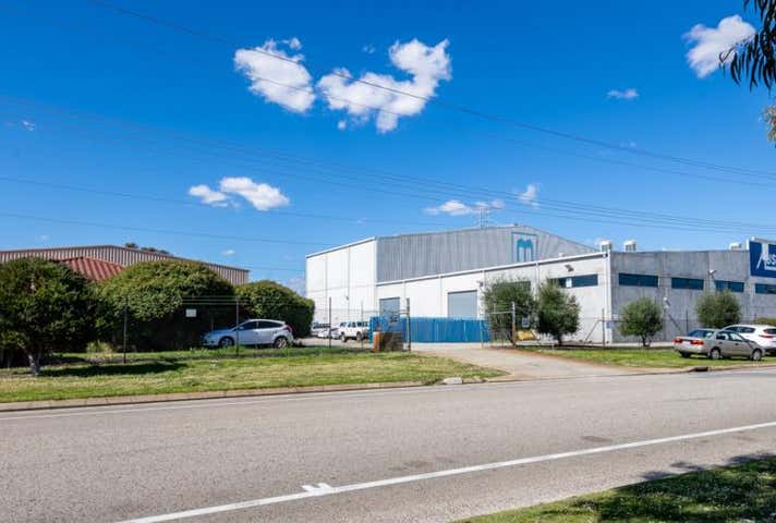 32 & 34 Denninup Way Malaga WA 6090 - Image 13