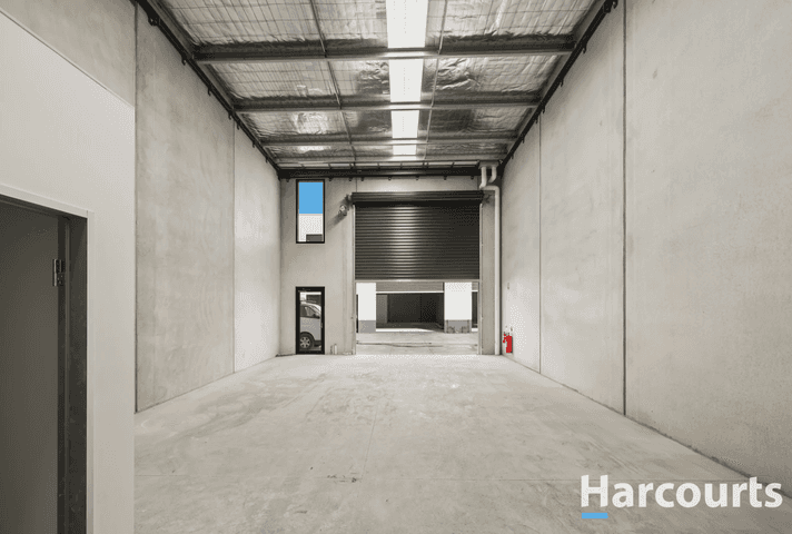 8 Treasure Court Cranbourne West VIC 3977 - Image 3