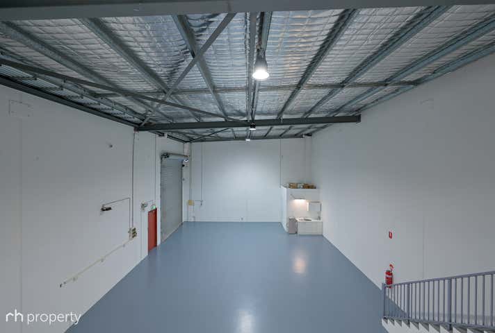 8/8 Hurley Street Canning Vale WA 6155 - Image 10