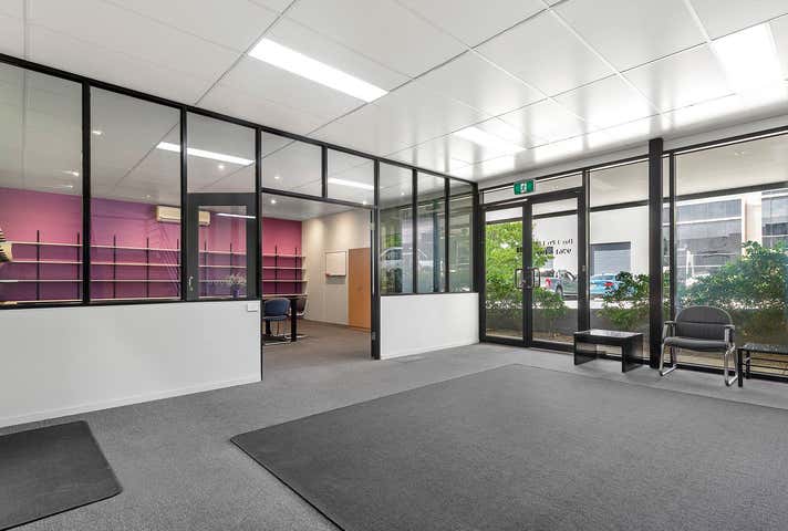 18/114-118 Merrindale Drive Croydon South VIC 3136 - Image 2