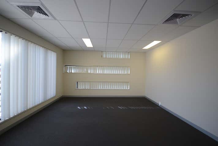 1/78 Discovery Drive Bibra Lake WA 6163 - Image 5