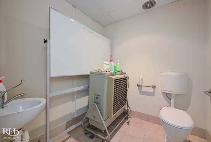 9/8 Hurley Street Canning Vale WA 6155 - Image 15