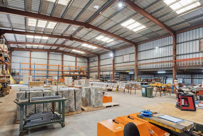 147 Barrington St Bibra Lake WA 6163 - Image 13