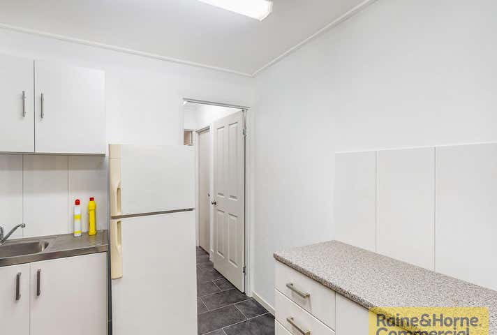 2A/37 Queens Road Everton Hills QLD 4053 - Image 4