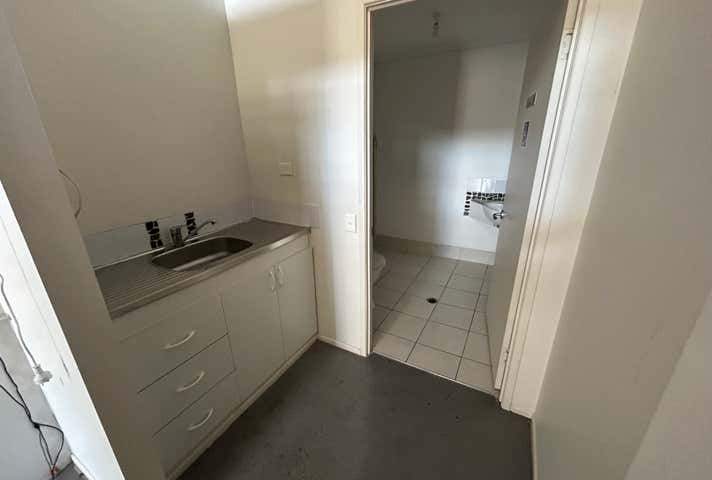 2/88-90 Beach Road Pialba QLD 4655 - Image 4