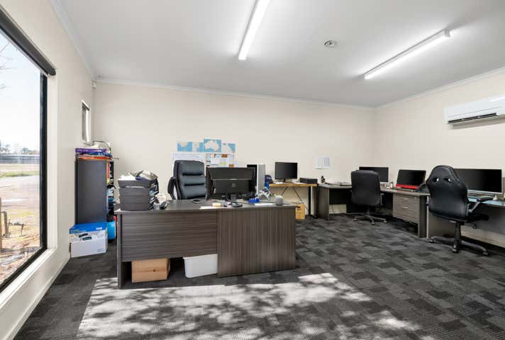 28 Ironstone Road Epsom VIC 3551 - Image 5