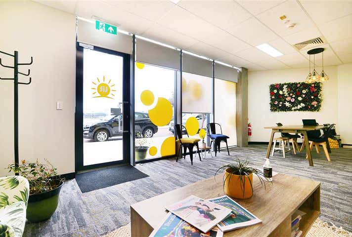 2/2 Points Way Cockburn Central WA 6164 - Image 9