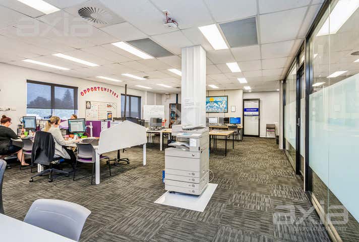 1/3 Bookham Street Morley WA 6062 - Image 11