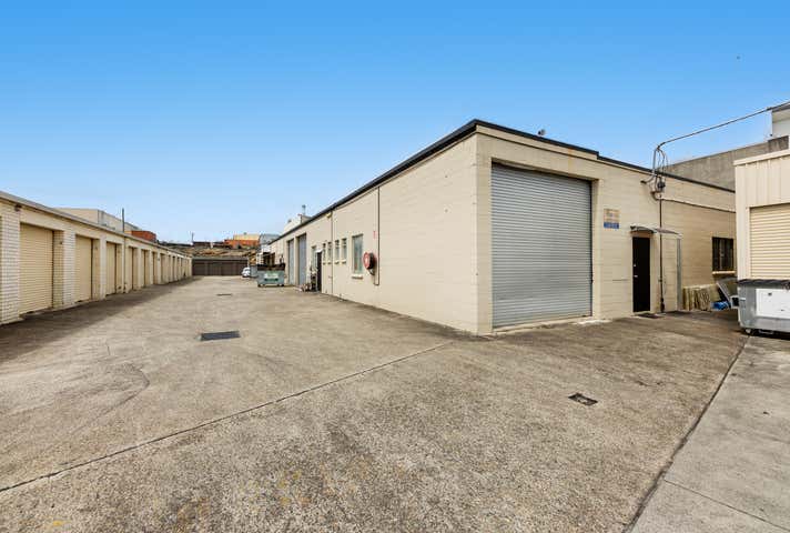 33 Ern Harley Drive Burleigh Heads QLD 4220 - Image 4