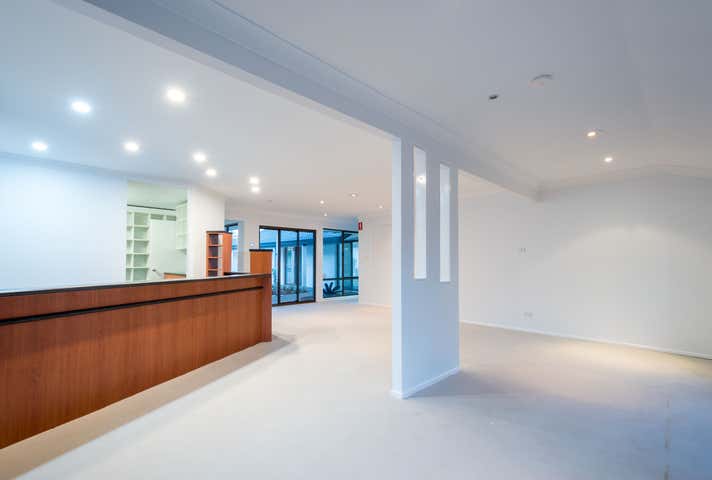 299 Rio Vista Boulevard Mermaid Waters QLD 4218 - Image 10