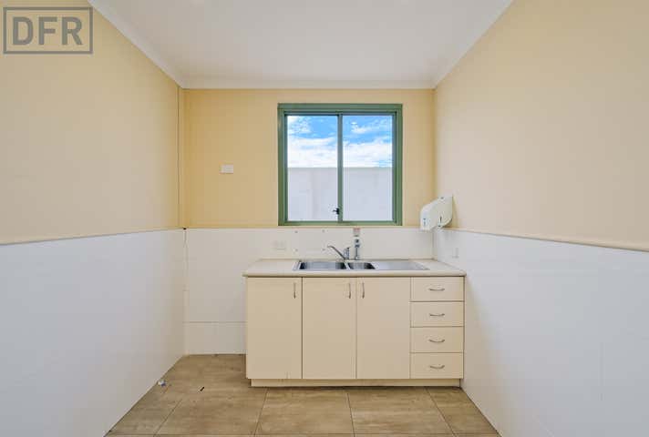 49 Howson Way Bibra Lake WA 6163 - Image 23