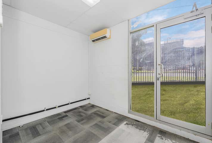 16 Ingham Road West End QLD 4810 - Image 5