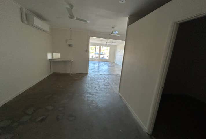 4 & 5/16 Bideford Street Torquay QLD 4655 - Image 7