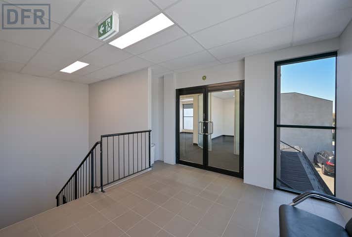 4/437 Yangebup Road Cockburn Central WA 6164 - Image 14