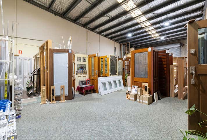 2/1-7 Sussex Court Sunbury VIC 3429 - Image 2