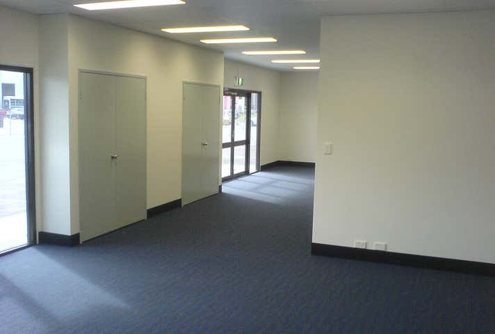 14 Tacoma Circuit Canning Vale WA 6155 - Image 11