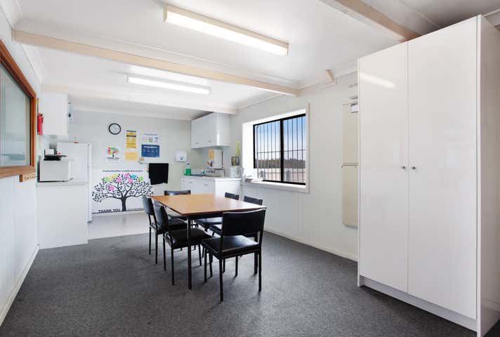 65 Aberglasslyn Road Aberglasslyn NSW 2320 - Image 17